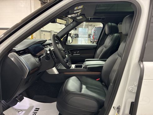 Used 2025 Land Rover Range Rover SE AWD/4WD image 19