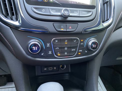 Used 2024 Chevrolet Equinox RS w/ RS Leather Package FWD image 28
