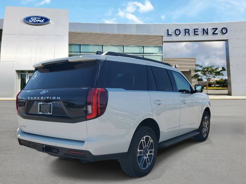 New 2026 Ford Expedition Active image 4