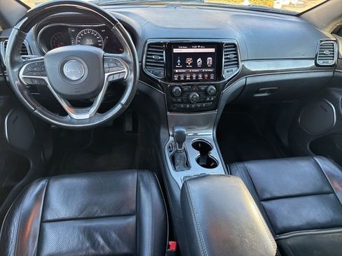 Used 2019 Jeep Grand Cherokee Overland image 4