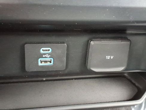 Used 2021 Ford F150 XLT image 19