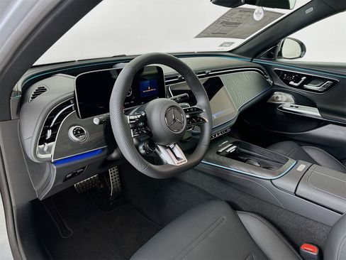 New 2026 Mercedes-Benz E 53 AMG e 4MATIC Sedan image 10