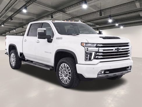Used 2020 Chevrolet Silverado 2500 High Country w/ Z71 Off-Road Package AWD/4WD image 2