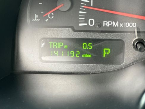 Used 2002 Lincoln LS image 37