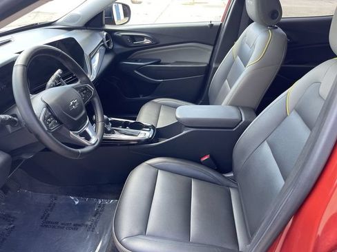 Used 2024 Chevrolet Trax ACTIV w/ Sunroof Package FWD image 11
