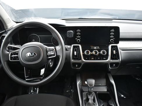Used 2021 Kia Sorento LX image 13