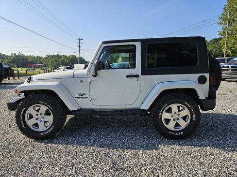 Used 2010 Jeep Wrangler Sahara w/ Dual Top Group AWD/4WD image 5