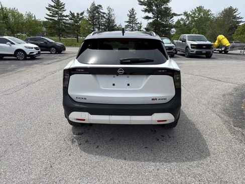 New 2026 Nissan Kicks SR AWD/4WD image 27