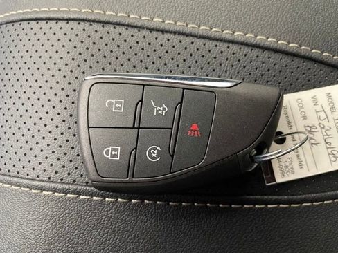 New 2026 Chevrolet Traverse High Country w/ LPO, Floor Liner Package image 20