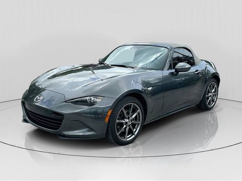 Used 2020 MAZDA MX-5 Miata Grand Touring RWD image 3