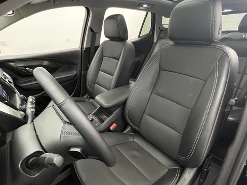 Used 2024 GMC Terrain SLT w/ Infotainment Package II AWD/4WD image 19