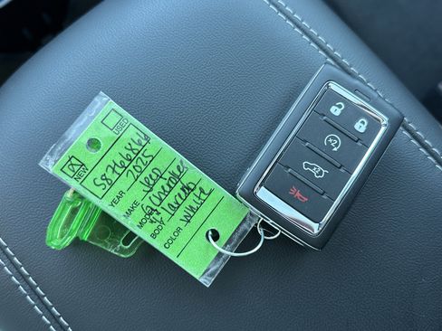 New 2025 Jeep Grand Cherokee L Altitude image 3