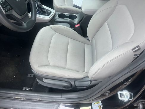 Used 2018 Hyundai Elantra SE FWD image 17