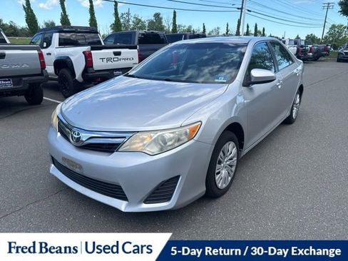 Used 2012 Toyota Camry LE FWD image 17