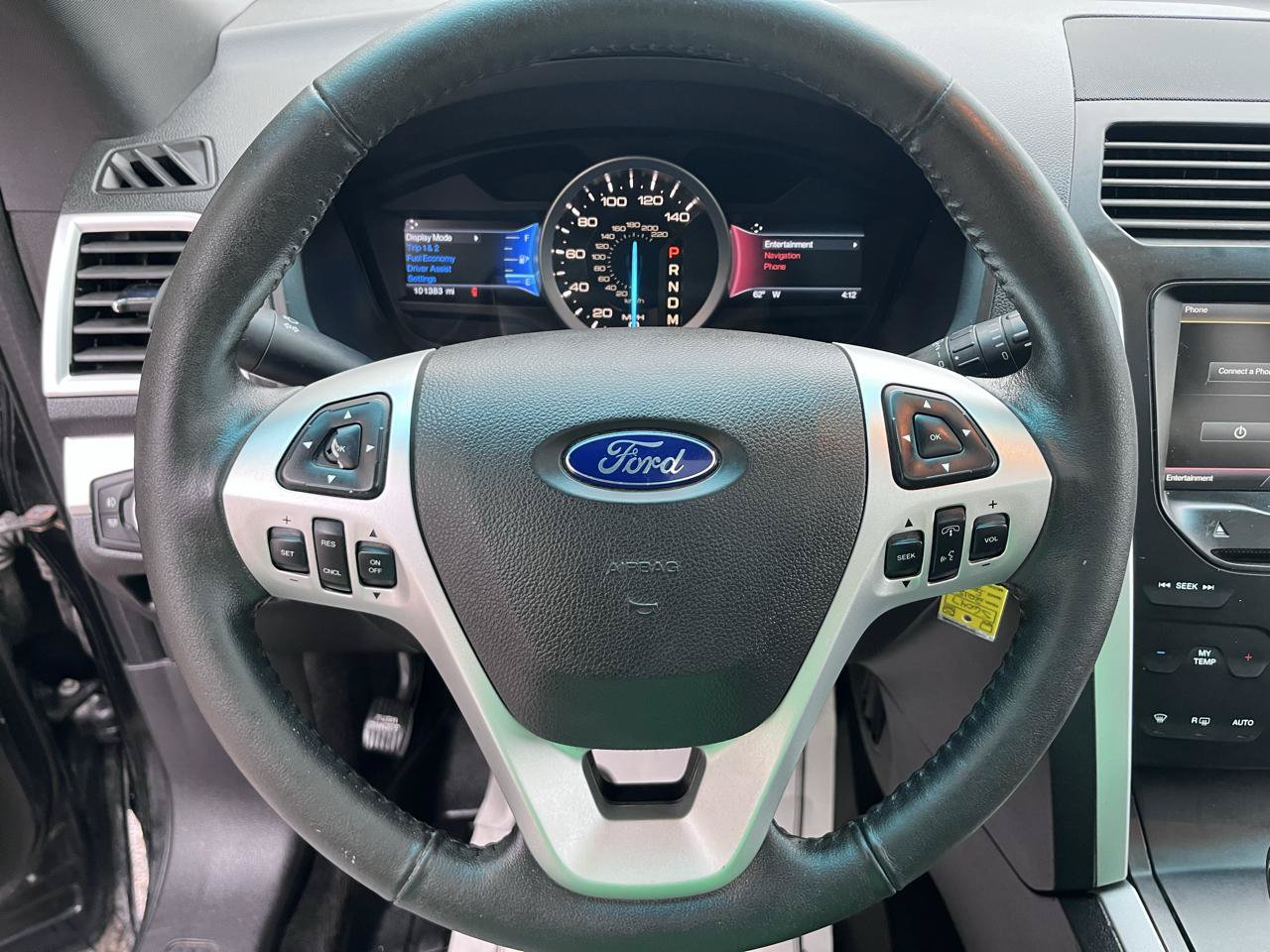 Used 2015 Ford Explorer XLT w/ Equipment Group 202B AWD/4WD image 28