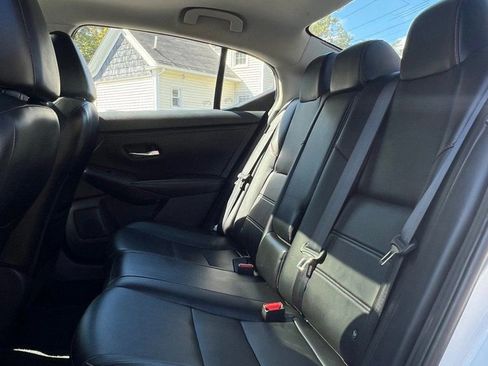 Used 2022 Nissan Sentra SR w/ SR Premium Package image 11