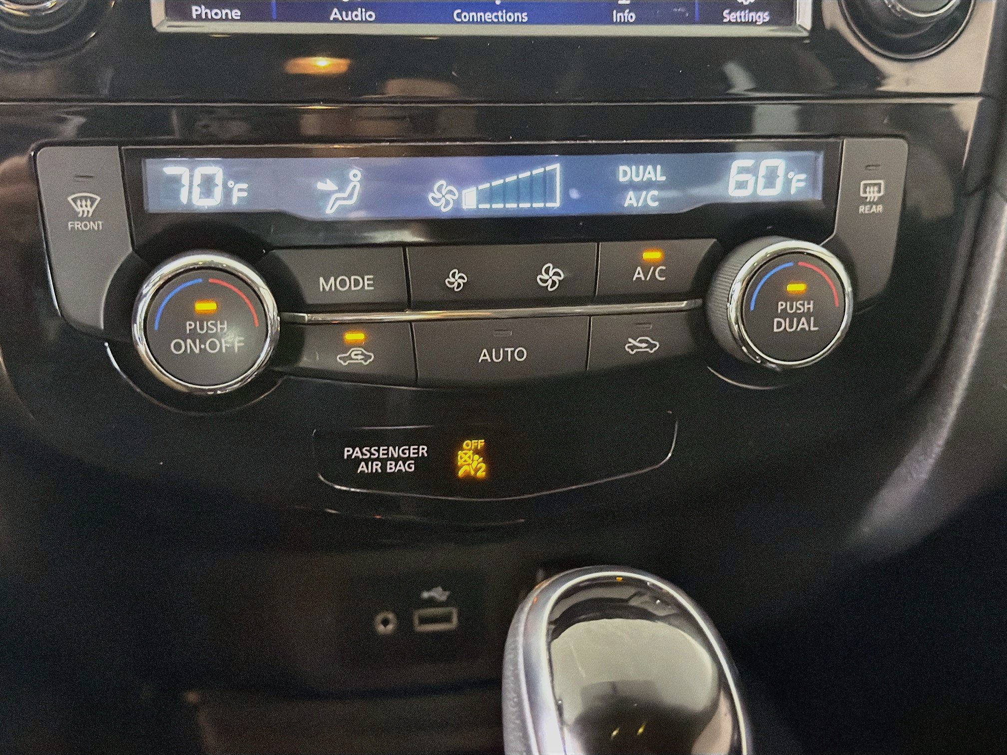 Used 2018 Nissan Rogue SV AWD/4WD image 23