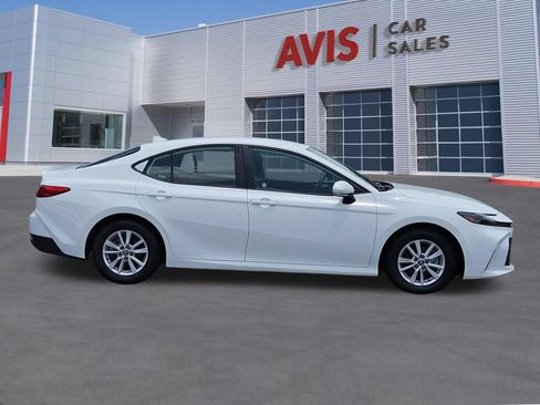 Used 2025 Toyota Camry LE FWD image 7