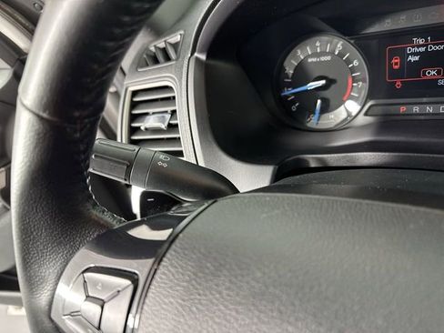 Used 2017 Ford Explorer XLT AWD/4WD image 15