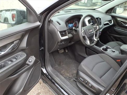 Used 2024 GMC Terrain SLE w/ Driver Convenience Package image 10