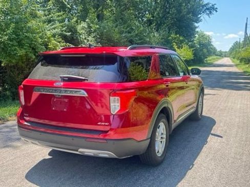 Used 2021 Ford Explorer XLT w/ Equipment Group 202A AWD/4WD image 3