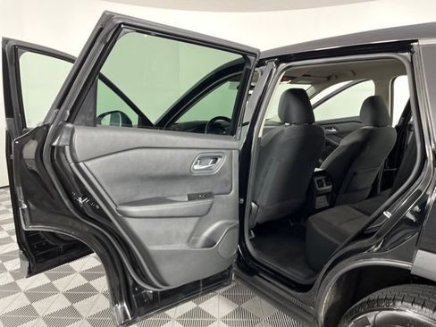 Used 2024 Nissan Rogue SV FWD image 41