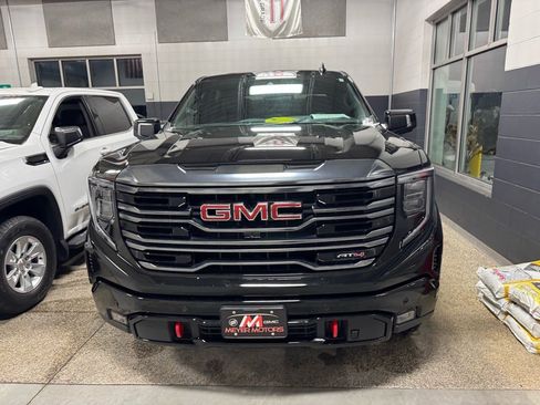 Used 2024 GMC Sierra 1500 AT4 w/ Technology Package image 2