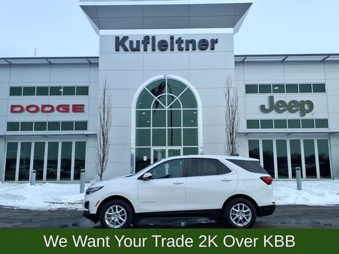 Used 2023 Chevrolet Equinox LT image 1