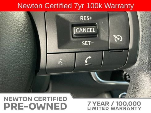 Used 2023 Nissan Rogue S AWD/4WD image 29