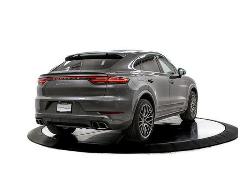 Certified 2022 Porsche Cayenne Turbo AWD/4WD image 7