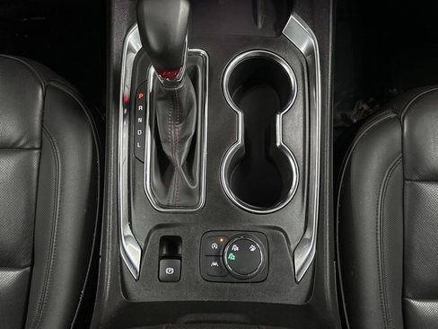 Used 2023 Chevrolet Traverse RS image 24