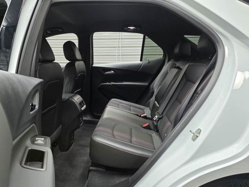 Used 2023 Chevrolet Equinox RS FWD image 17