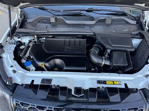 Used 2018 Land Rover Discovery Sport HSE image 33