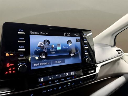 Used 2023 Toyota Sienna XLE image 14