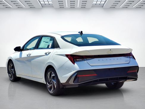 New 2026 Hyundai Elantra Limited FWD image 6