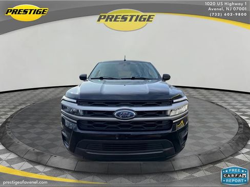 Used 2024 Ford Expedition Max XLT image 2