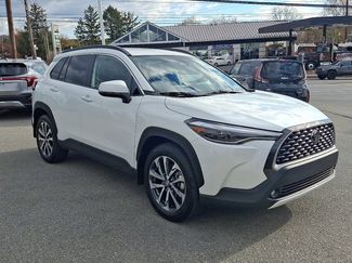 Used 2023 Toyota Corolla Cross XLE video 3