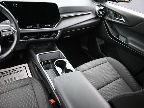 Used 2025 Chevrolet Equinox LT image 14