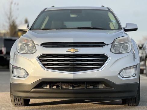 Used 2017 Chevrolet Equinox LT image 12