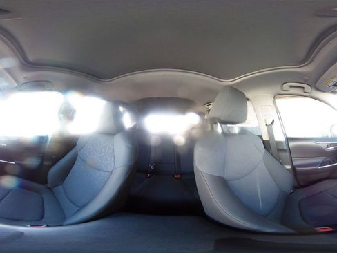 Used 2025 Toyota RAV4 XLE w/ Convenience Package image 43