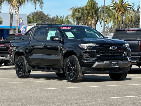 Used 2025 Chevrolet Colorado Z71 w/ Midnight Edition image 7
