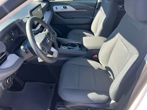 New 2026 Ford Explorer Active image 32