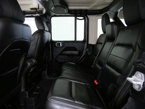 Used 2018 Jeep Wrangler Unlimited Sahara AWD/4WD image 24