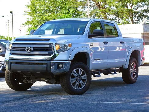 Used 2014 Toyota Tundra SR5 w/ SR5 Upgrade Package AWD/4WD image 4