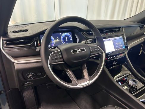 New 2026 Jeep Grand Cherokee L Limited AWD/4WD image 2