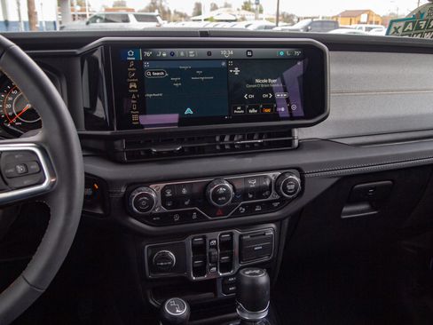 Used 2024 Jeep Wrangler Sahara w/ Technology Group image 15