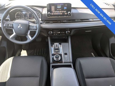 Used 2024 Mitsubishi Outlander ES FWD image 15