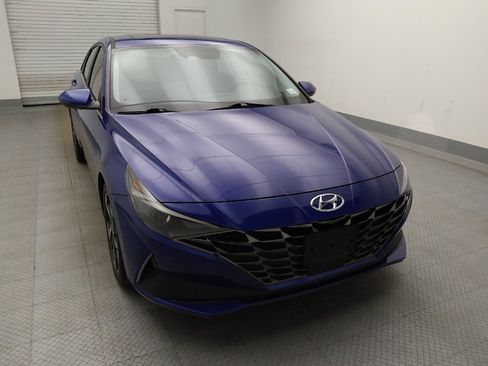 Used 2021 Hyundai Elantra SEL w/ Convenience + Premium Package FWD image 14