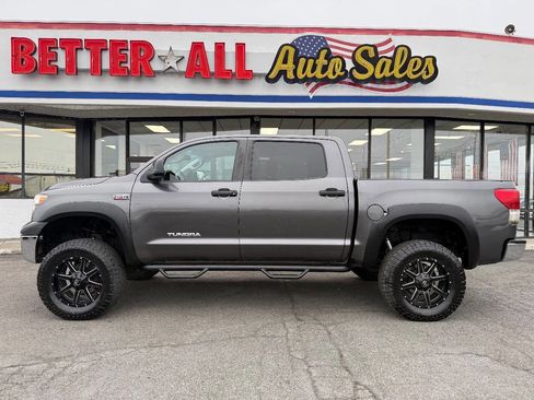 Used 2013 Toyota Tundra Grade 4x2 4dr CrewMax Cab Pick w/ Tow Pkg image 10