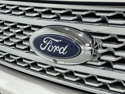 Used 2019 Ford Expedition Max Platinum image 40